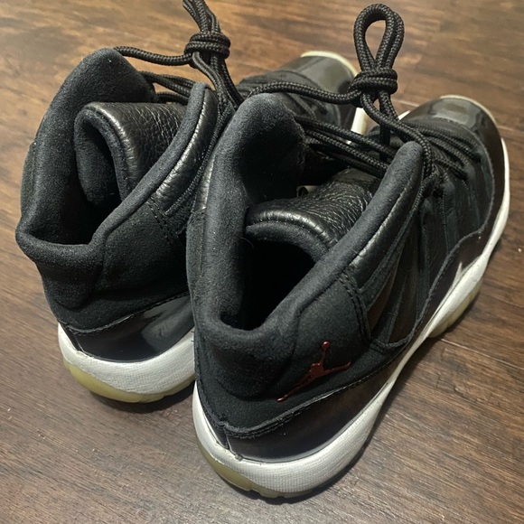 Air Jordan 11 Retro 72-10 Black Bred basketball size 7 womens shoes high - Picture 3 of 7